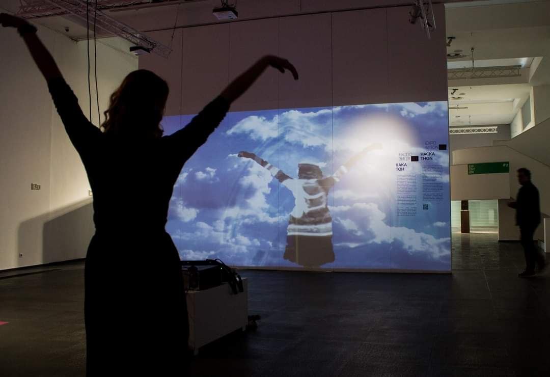 Digital cultural space with immersive museum atmosphere